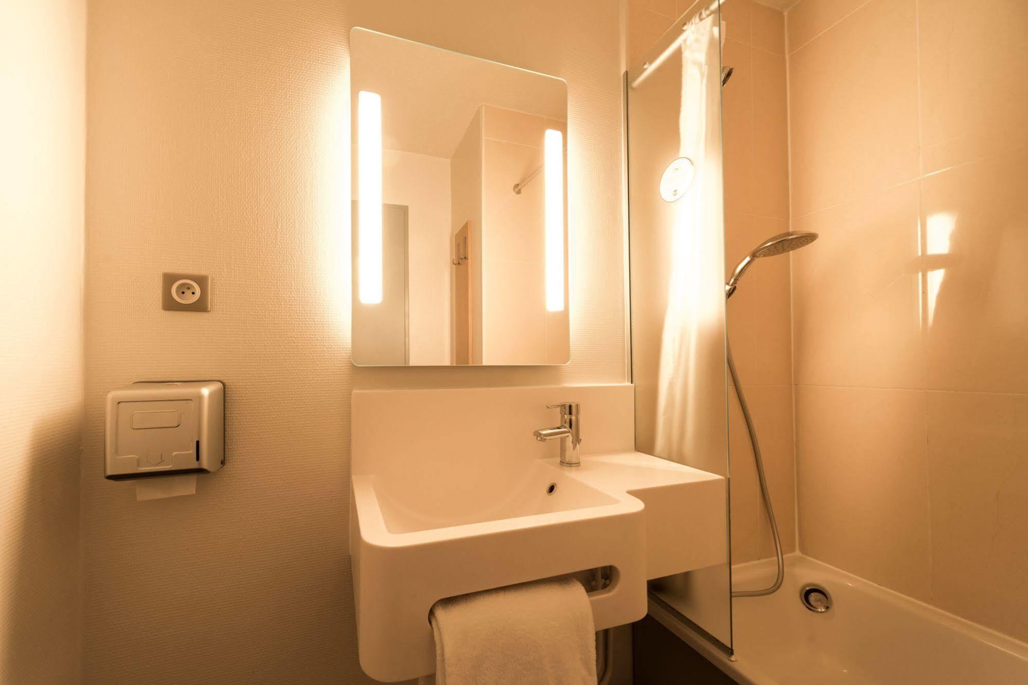 B&B Hotel Alencon Nord Eksteriør bilde